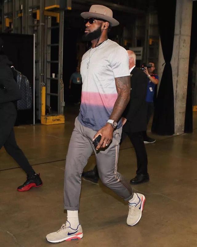 中超赛程更新：关注榜首之争,（中超最新赛程出炉：聚焦榜首大战）