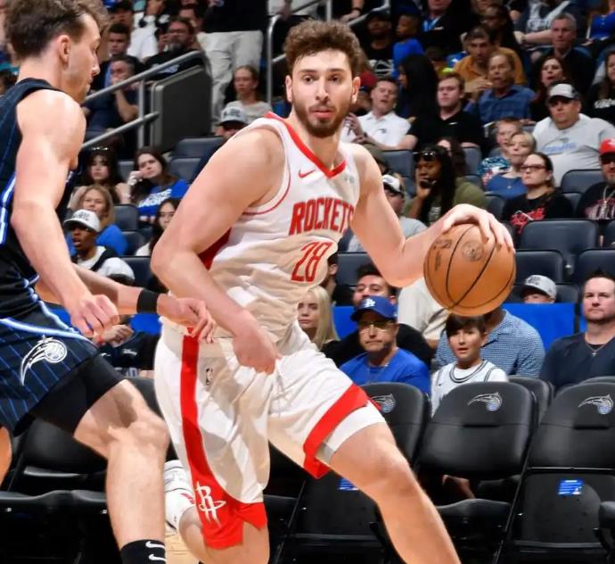 斯基拉：巴黎FC有意把坎特带回法甲，双方已经开始谈判（斯基拉：巴黎FC盼迎坎特回归法甲，已开启谈判）