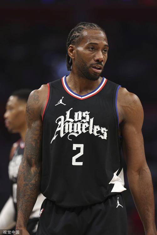 TA：埃切韦里倾向于租借加盟英超俱乐部；德甲球队也有意尼潘（TA：埃切韦里更倾向以租借形式加盟英超；德甲多队有意尼潘）