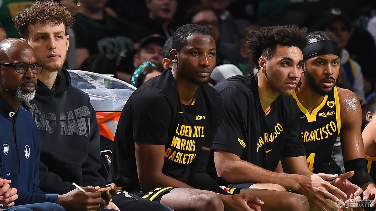 阿坎吉：我和比塞克换位？因为黄牌；齐沃带来的影响愈发明显（阿坎吉：与比塞克对调因黄牌，齐沃影响力日益凸显）