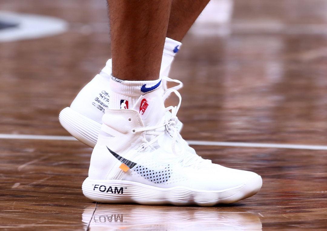 开拓者替补中锋投射出色，但防守和篮板表现令人堪忧（开拓者替补中锋投篮亮眼，防守与篮板成隐忧）